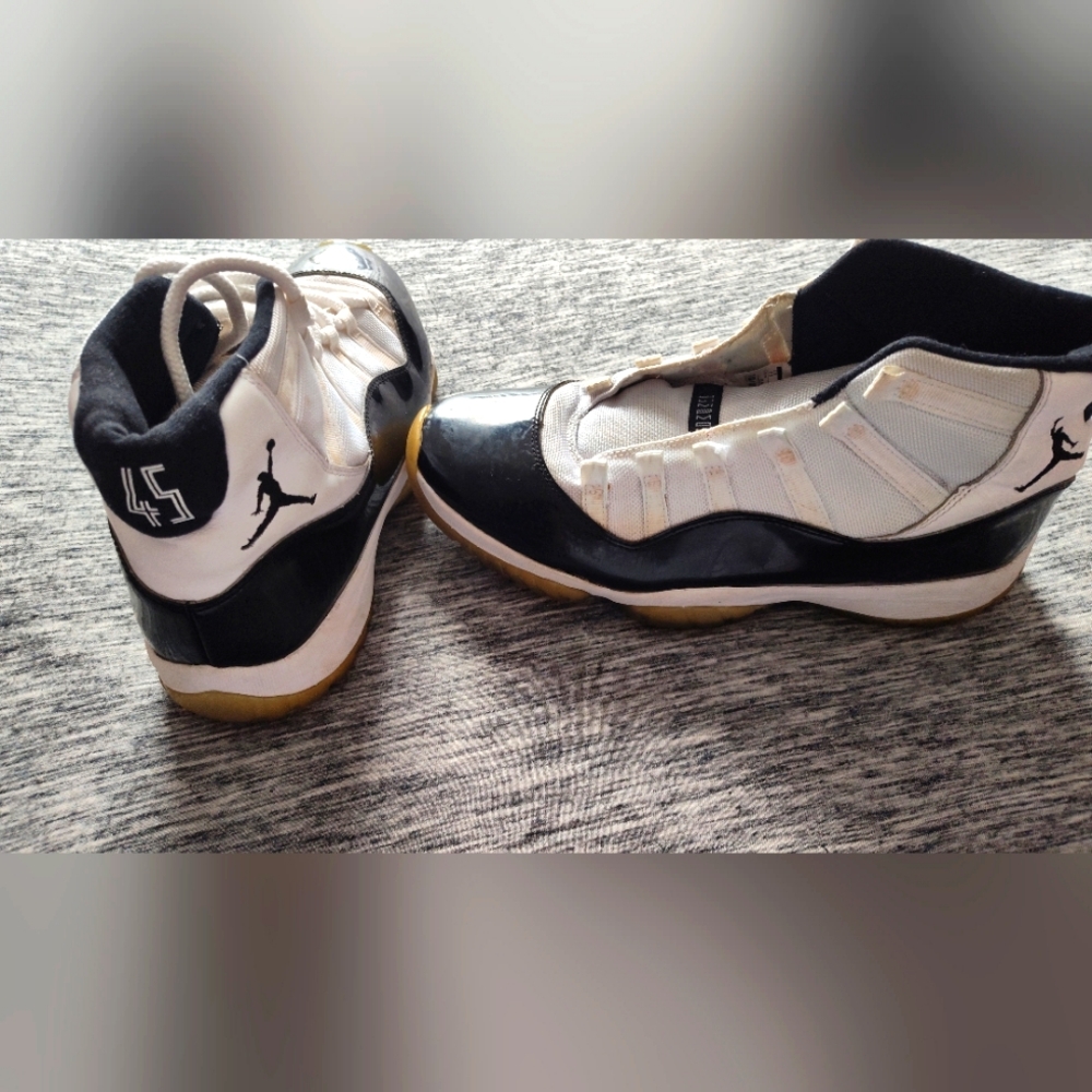 Air Jordan 11